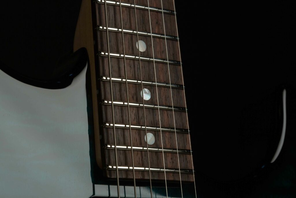 0000s 0015 Standard Thin Burst LE 17